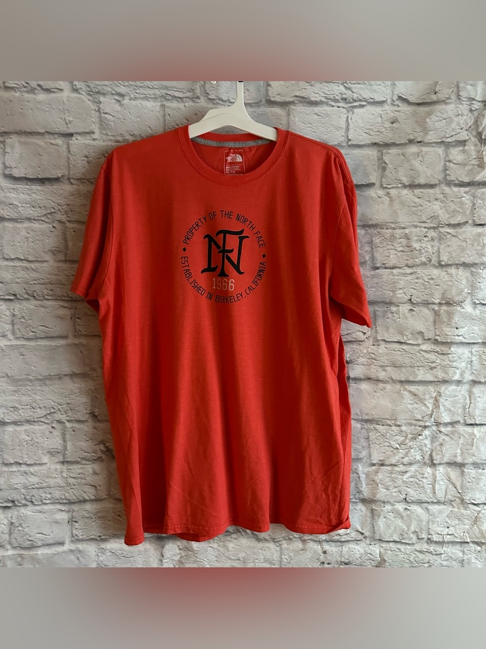 PREOWNED THE NORTH FACE CLASSIC FIT ORANGE SHORT SLEEVE TSHIRT SIZE XL MENS